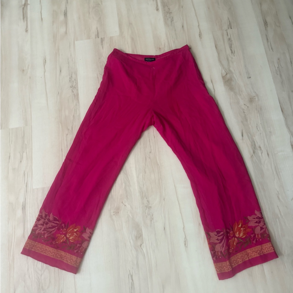 Ann Taylor size 10 Pink Floral Pants